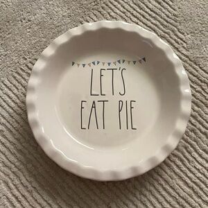 Rae Dunn 10” Pie Plate